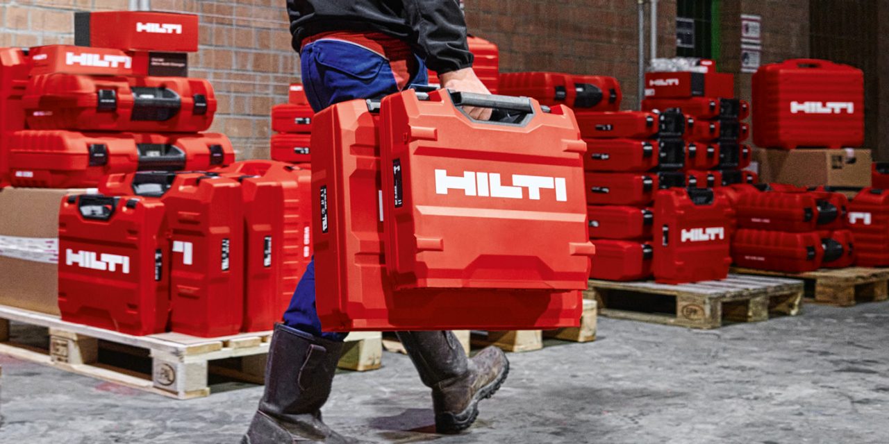 Viele Gerätekoffer dank Flottenmanagement