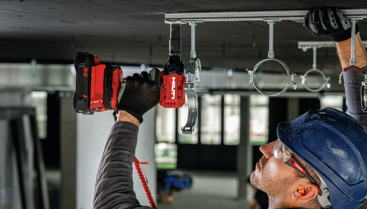 Befestigung von Anlagen an Beton mit Hilti HST4, SIW 6AT-22