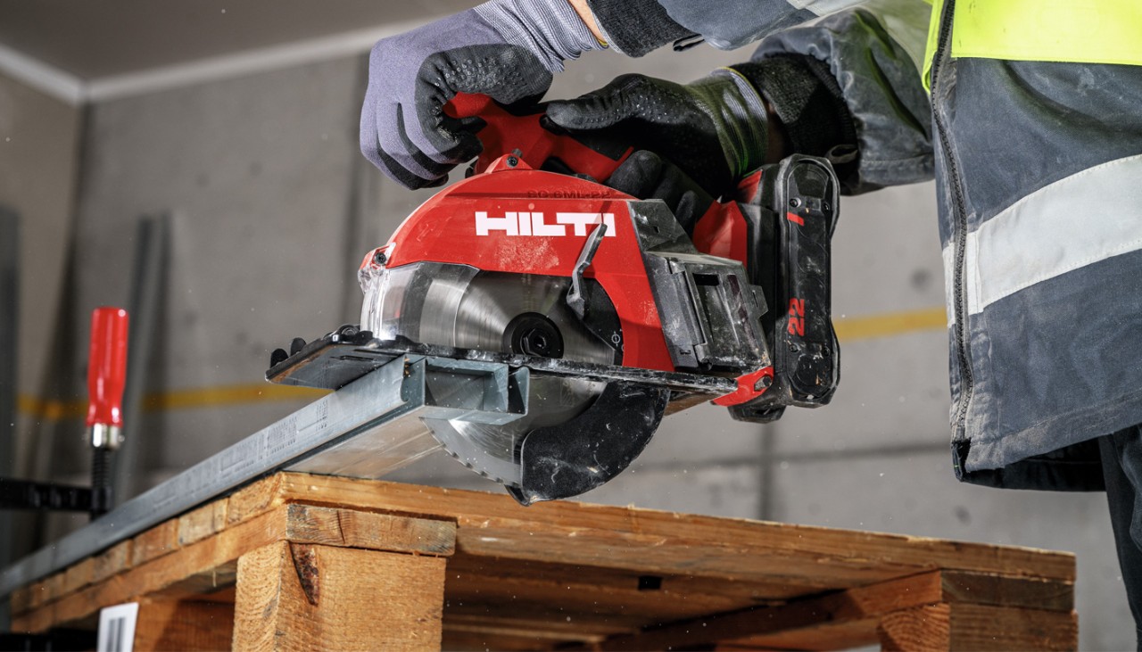 Funkenfreier Profilschnitt mit der SC 6ML-22