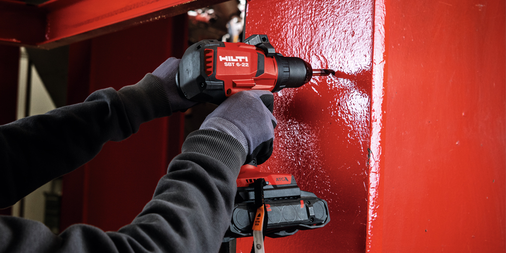 Vorbohren mit SBT 6-22 auf Stahlträger