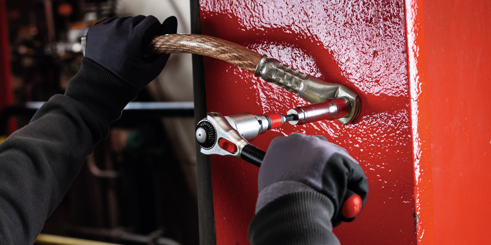 Verbinden Gewindebolzen auf Stahlträger