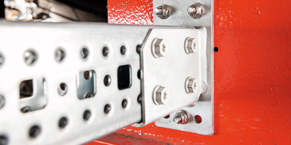 MT-Modulträgermontage sicher verschraubt