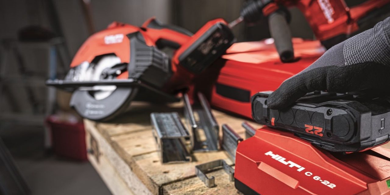 Nuron Akku-Kreissäge mit Ladegerät