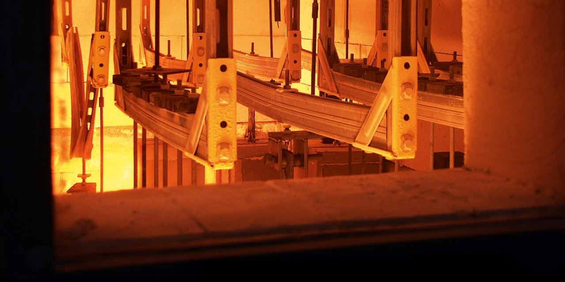 Sichere Flucht- und Rettungswege - Montagesystem für Installationstrassen